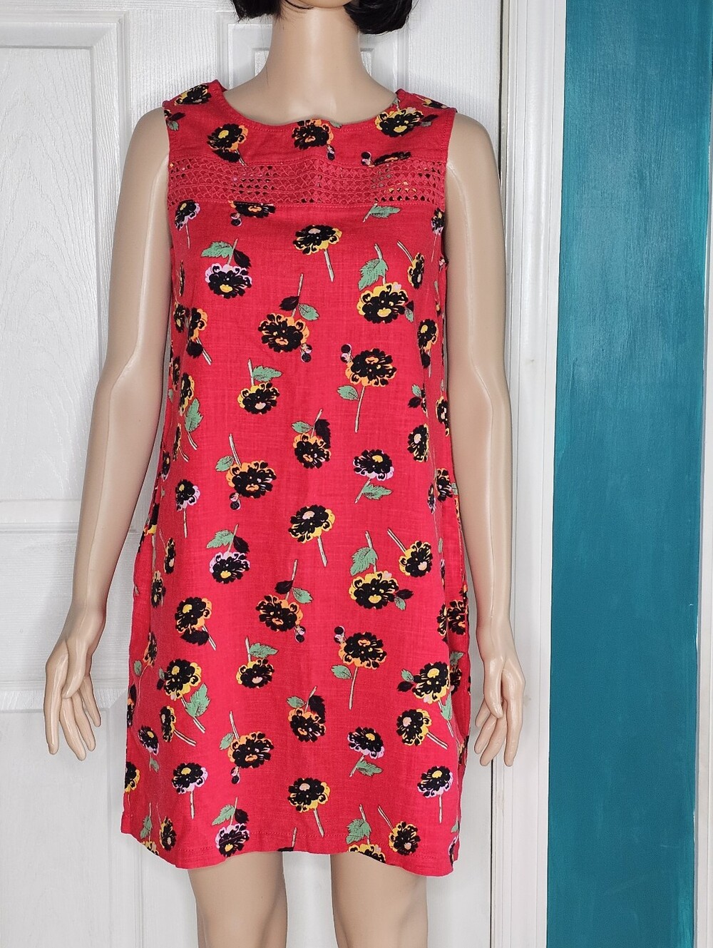 Red Floral Crochet-Yoke Sleeveless Shift Dress